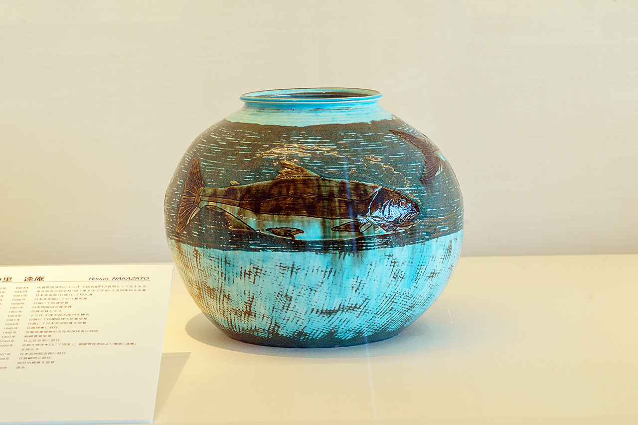 叩き翡翠唐津掻落し鮭壺｜中島美術館