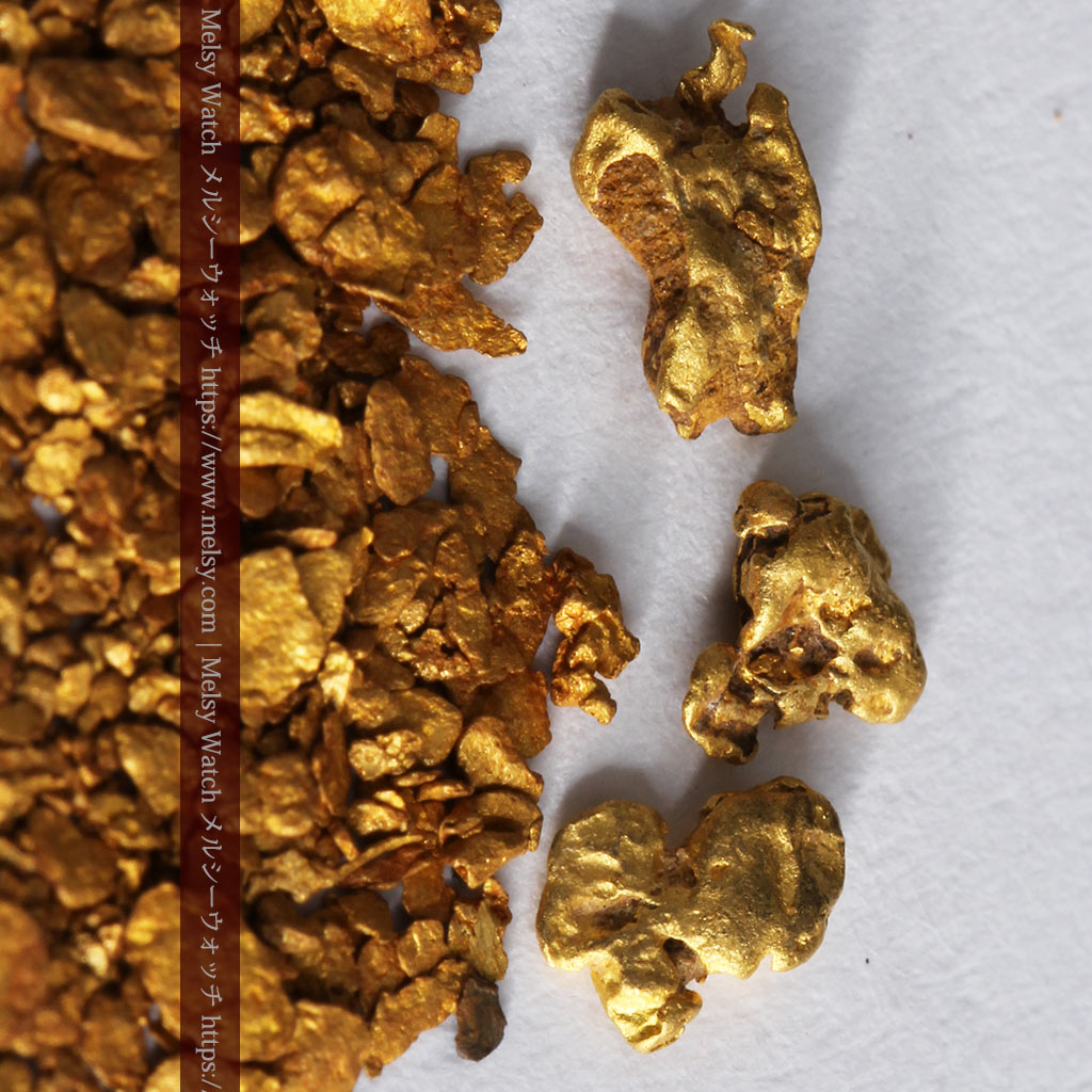 2.64gの小さな砂金・薄片金とやや粒の大きな自然金3点（販売済み