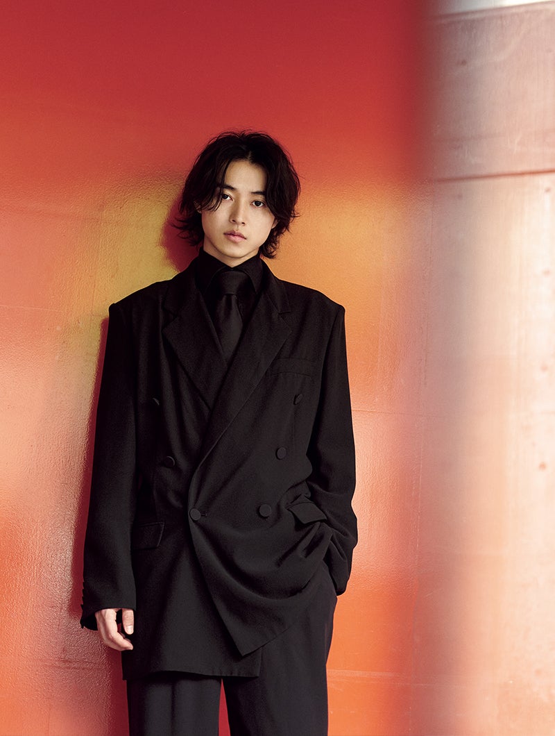 サンローラン、山﨑賢人が描くテーラードの美学 メンズノンノウェブ