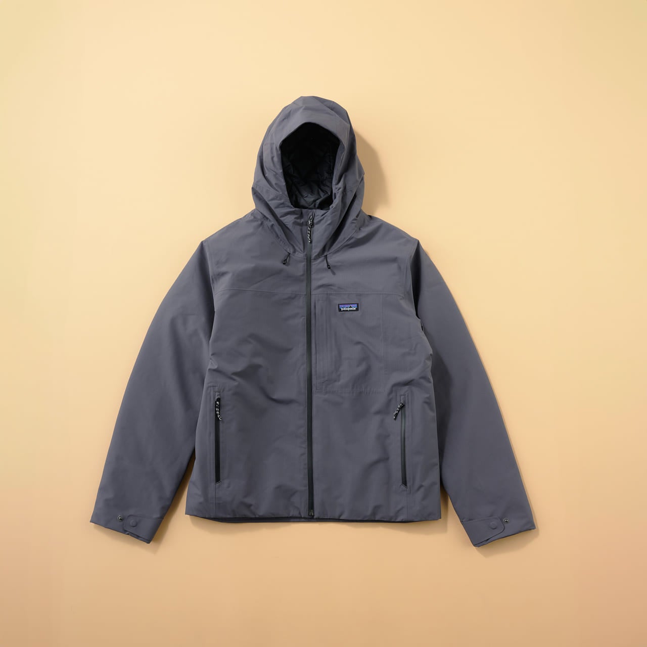 愛用パタゴニア」は“ダウンじゃない”のに暖かい！ すっきり見えする