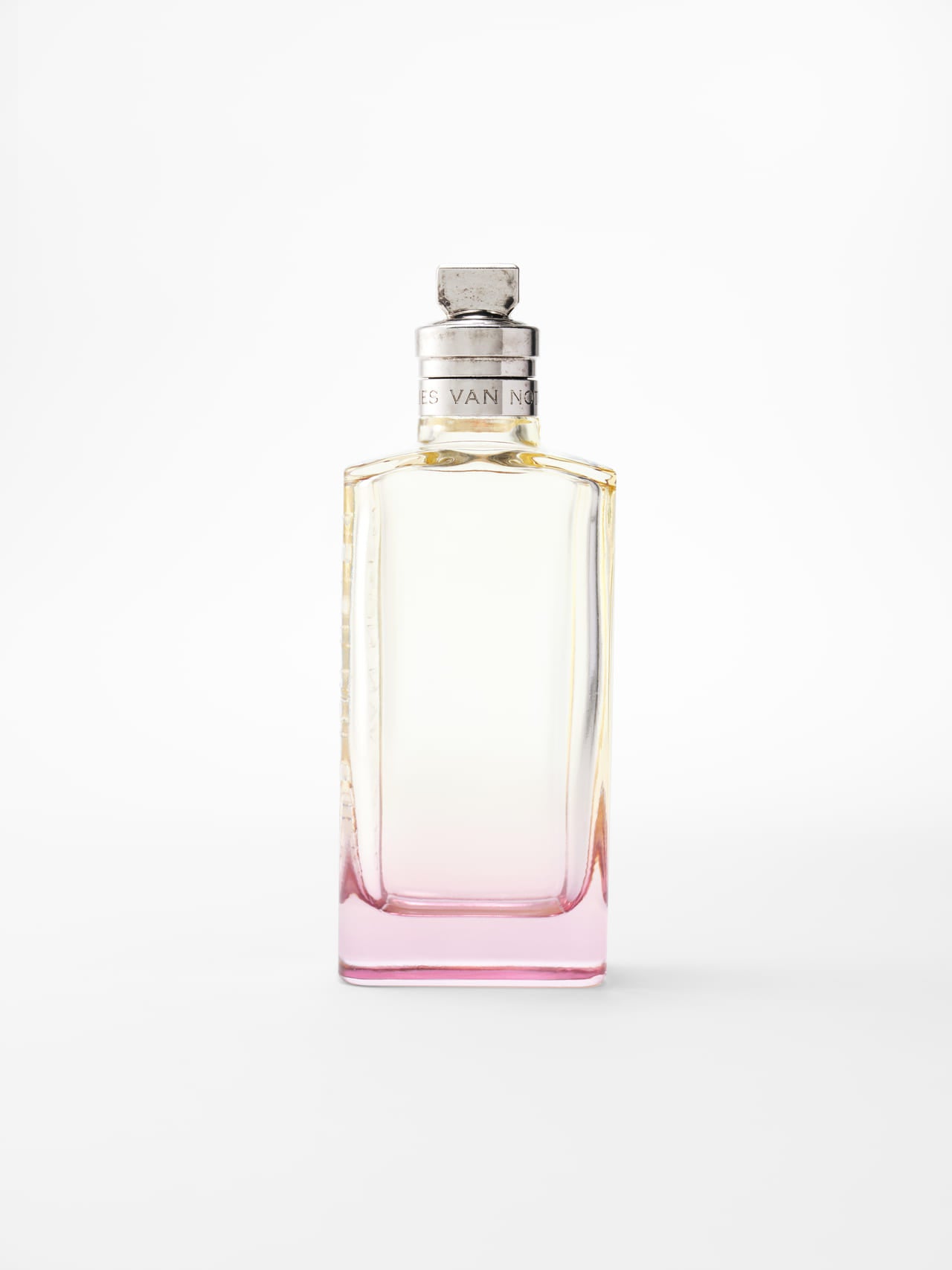 ドリス ヴァン ノッテンのコスメ！？】パケ買い必至なビューティー