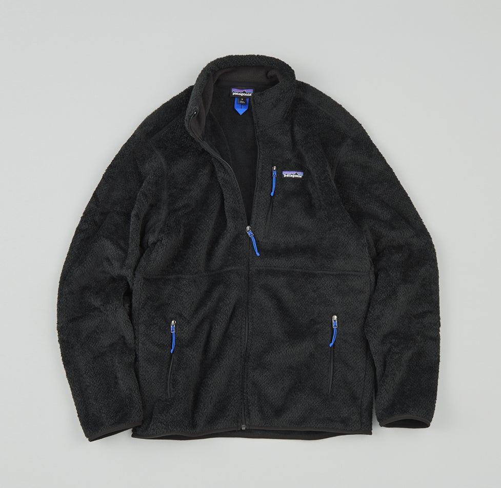 パタゴニアの今も冬も使える「黒いフリース」5選！ “シンチラ”の