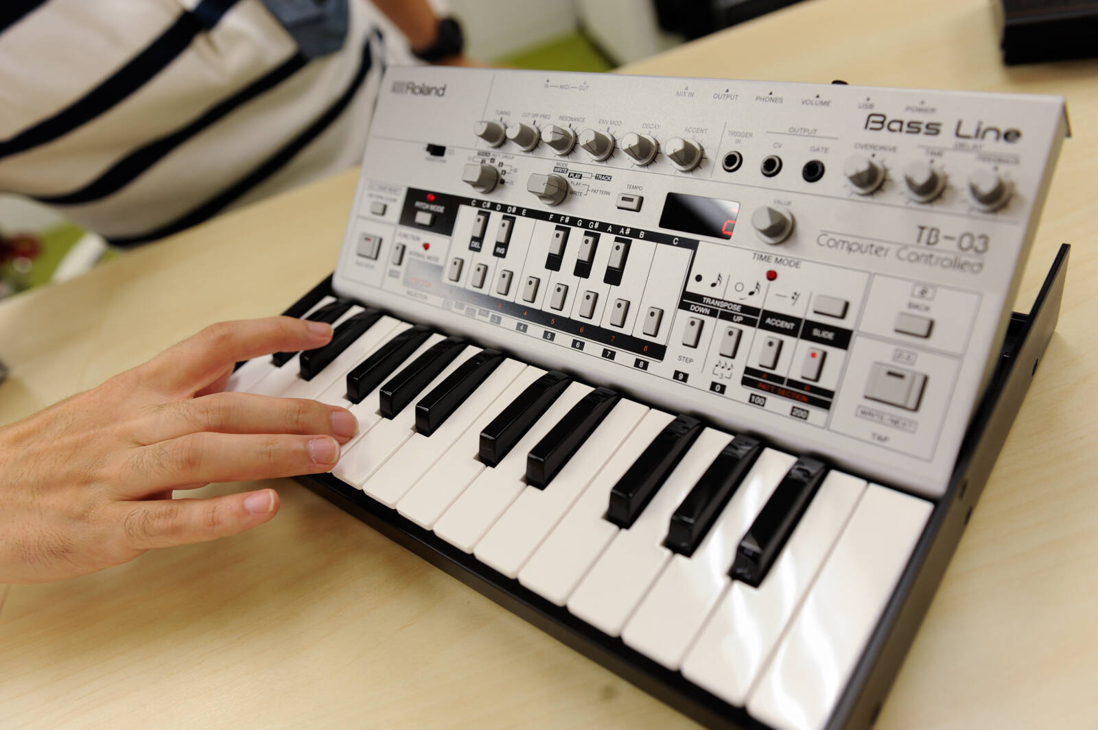 蘇る伝説。高純度のACBで再び暴れ出す！Roland Butique TR-09 TB-03 VP