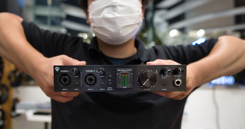 Black Lion Audio Revolution 2×2 レビュー！ by バウンス清水 | Rock