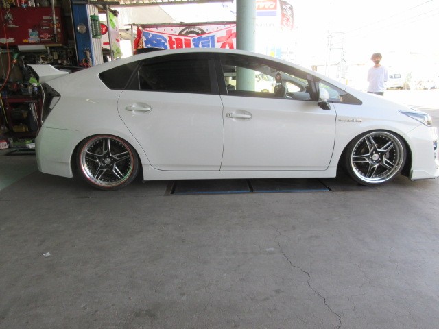 30プリウスにキャンバープレート・アップの車検整備 | トヨタ プリウス