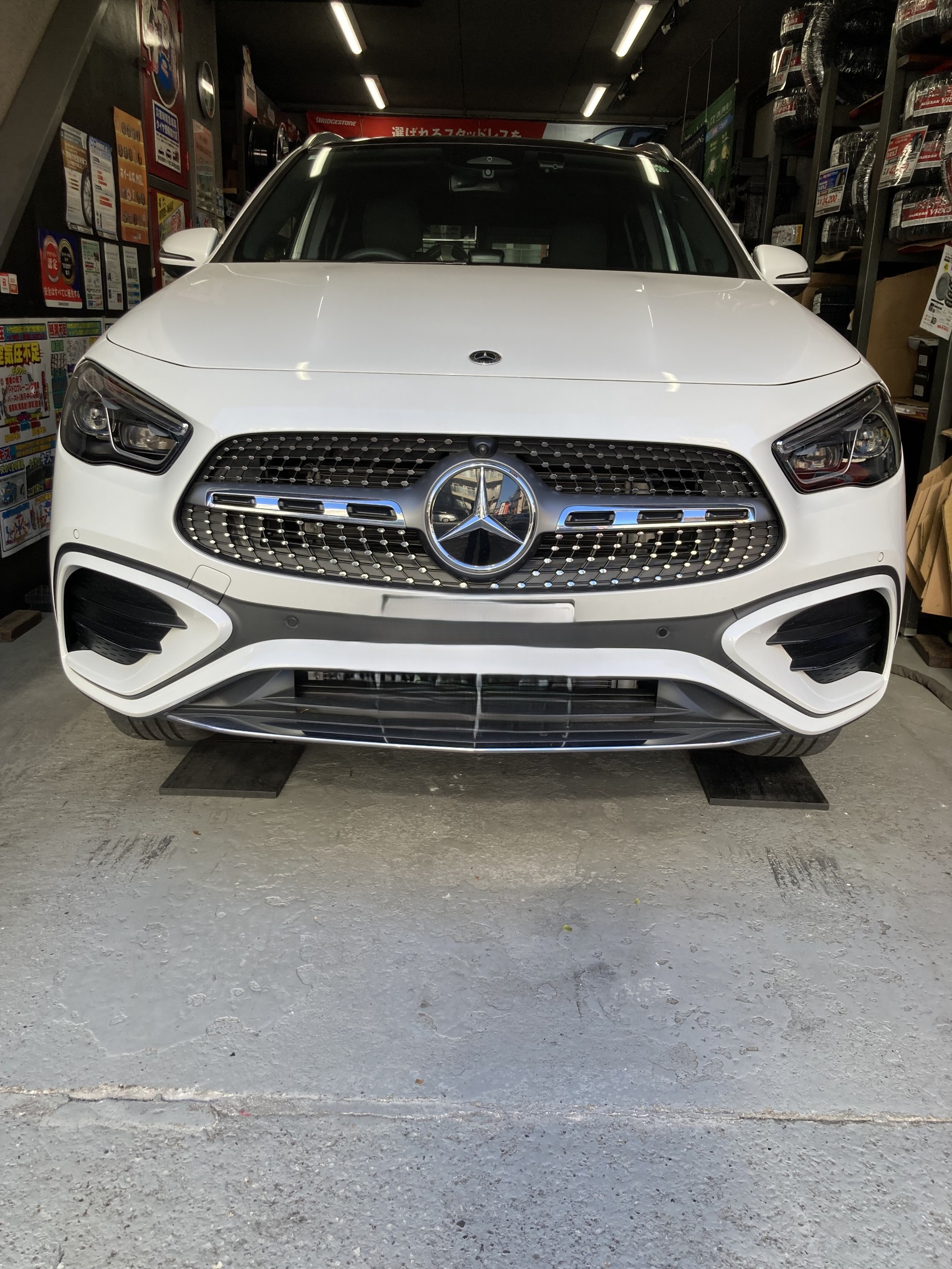 メルセデスベンツGLA スタッドレスタイヤSET | メルセデス・ベンツ