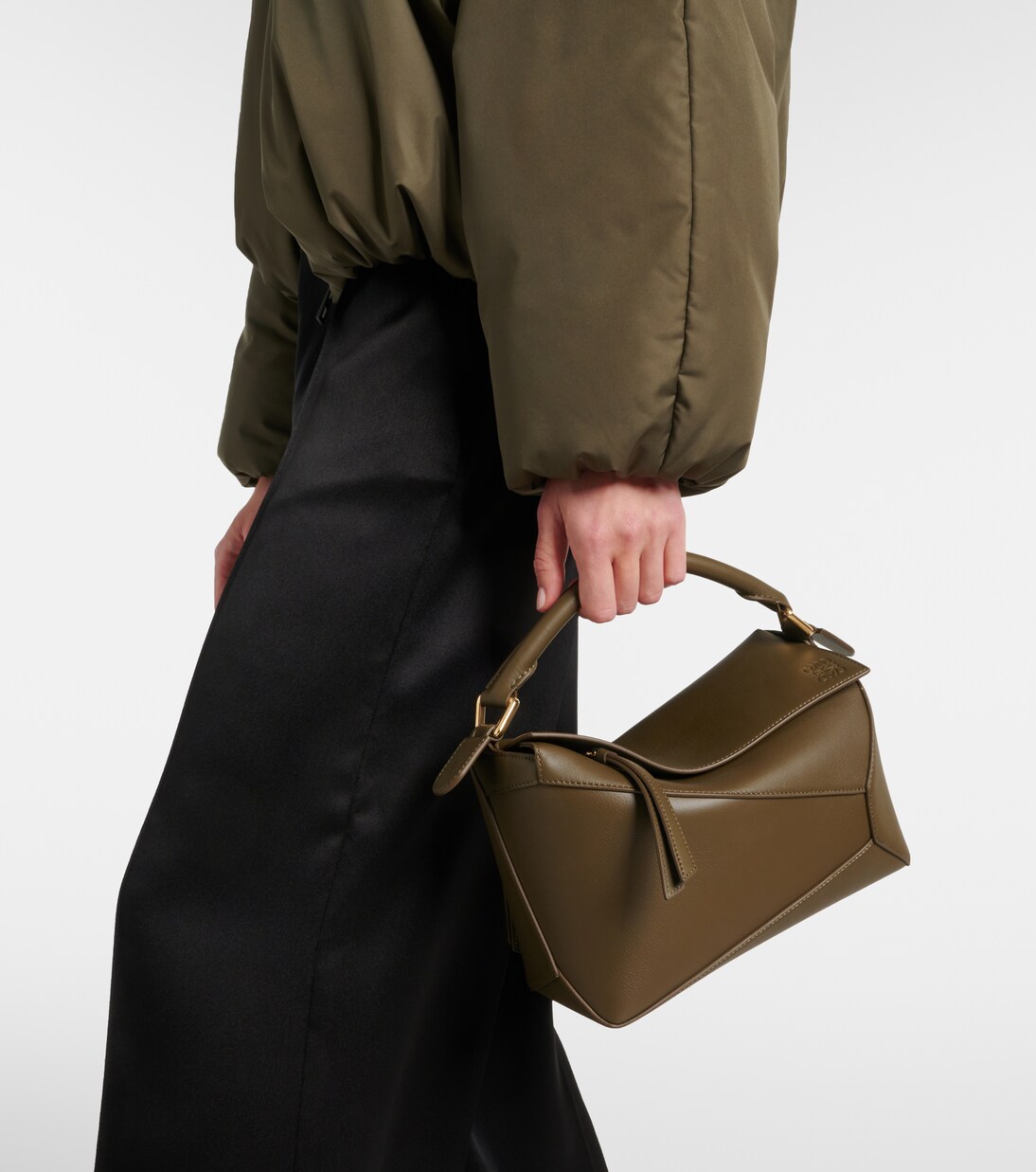 Puzzle Edge Small leather tote bag in green - Loewe | Mytheresa