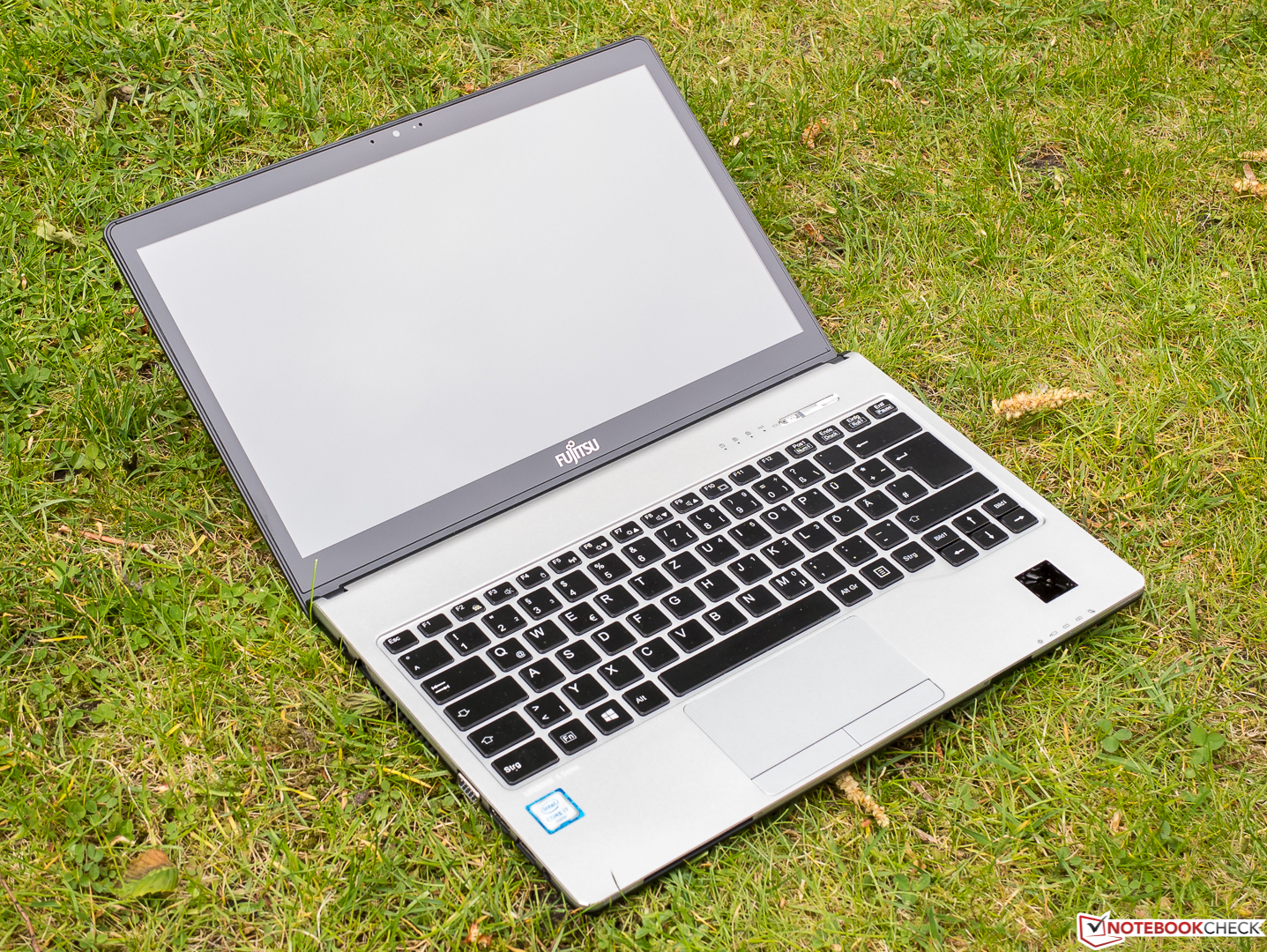Fujitsu Lifebook S936 (6600U, 512 GB) PalmSecure Laptop Review