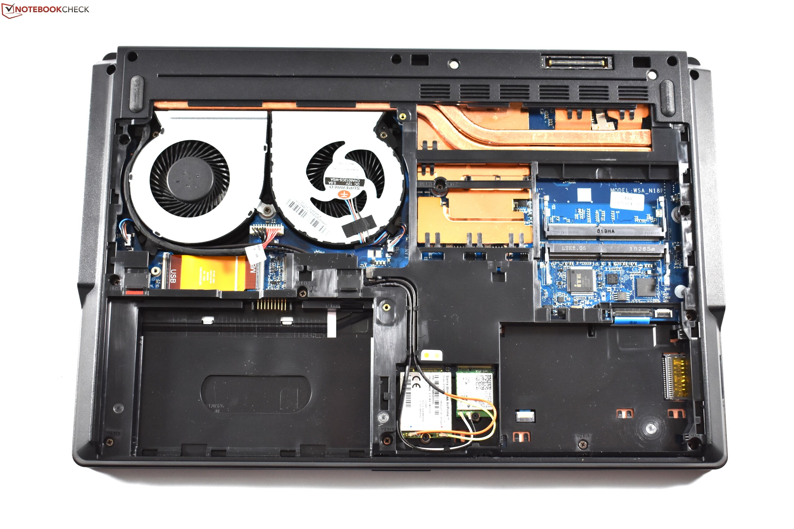 Fujitsu Celsius H780 (i7-8850H, P2000, FHD) Workstation Review