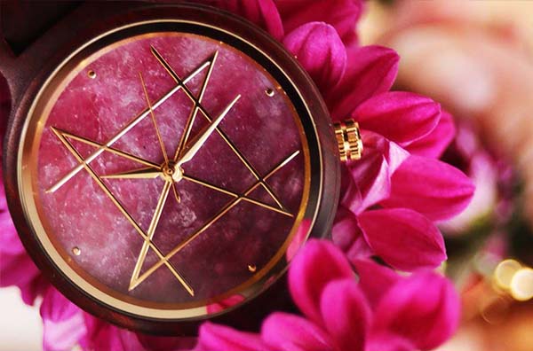 天然石×天然木 唯一無二の美しい模様の腕時計「NOZ」