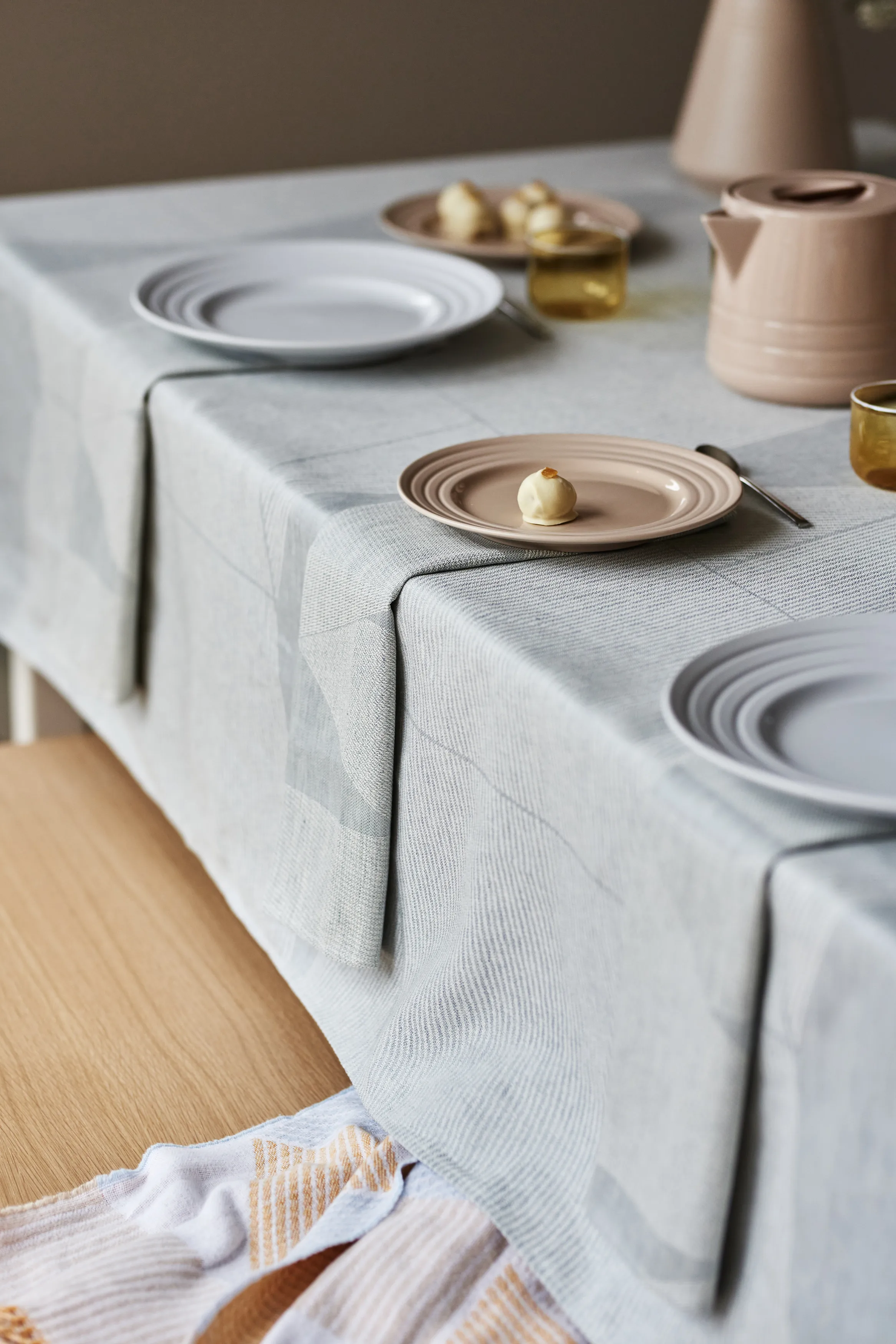 NJRD | 二オール からのGeometric テーブルクロス 147x250 cm