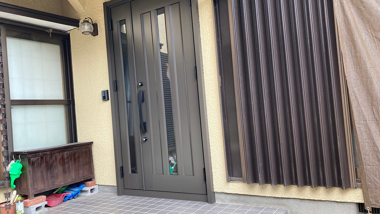 防犯対策◎たった1日で終わる玄関リフォーム。 | 施工事例 | 埼玉の