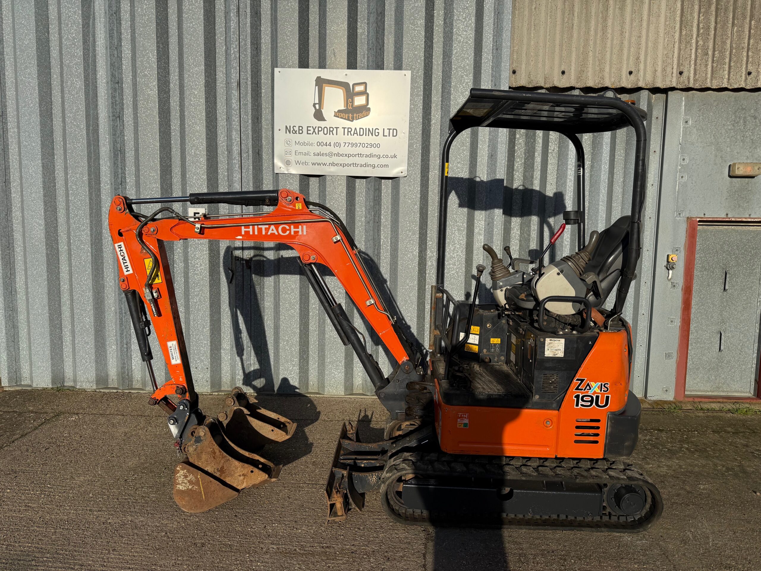 Hitachi ZX19 U Year 2018 - N&B Export Trading