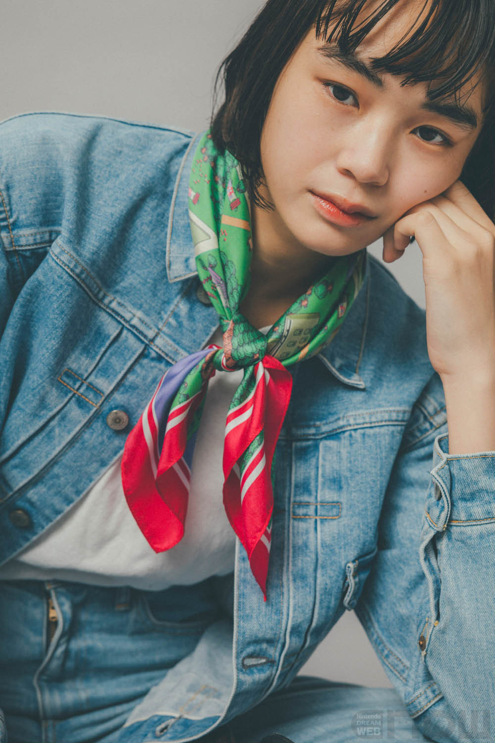 MOTHER』シリーズのグラフィックが、 シルクのスカーフに！ – Nintendo