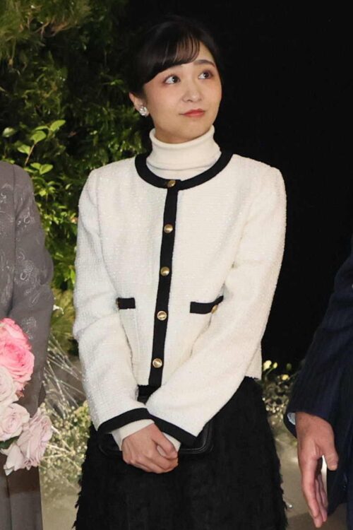 写真】《あざとかわいい》佳子さま、愛用されるブランドの異名は「婚活