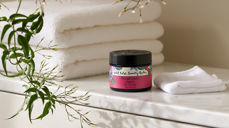 もっちり潤い肌へ。ローズヒップ*の「お守りバーム」 | ニールズヤード