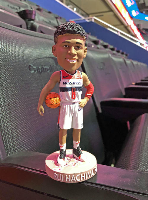 ウィザーズ八村塁5戦ぶり復帰13得点 ボブルヘッド人形、故郷映像