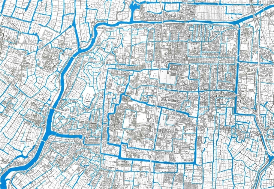 福岡県柳川市の中心部を流れる掘割（青色に塗られた部分）。市全域に