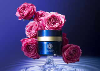 忙しい日でもたっぷり眠った時のような潤いのあるハリツヤ肌へ導く夜用