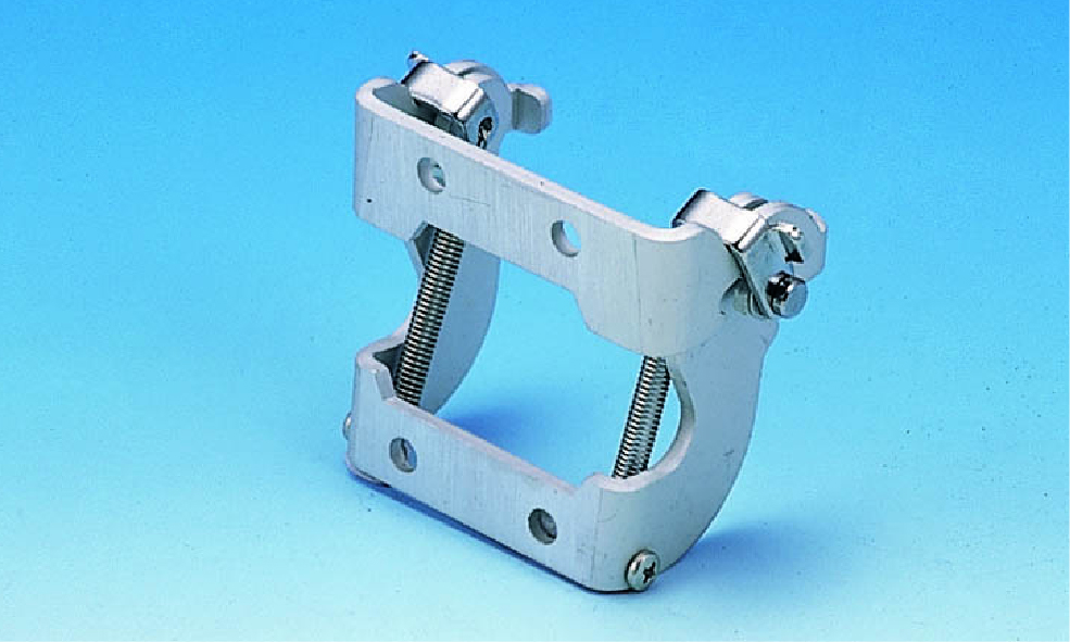 咬合器固定用ネジ｜株式会社ニッシン｜歯科模型・歯科材料のトップ