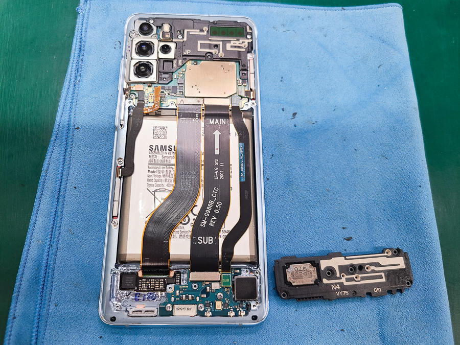 Galaxy S20+ 画面が真っ白になってしまった【即日画面修理】- 大阪