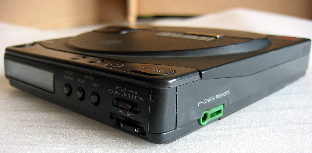 VINTAGE SONY DISCMAN 1bit DAC MODEL D-99 COMPACT DISC CD PLAYER