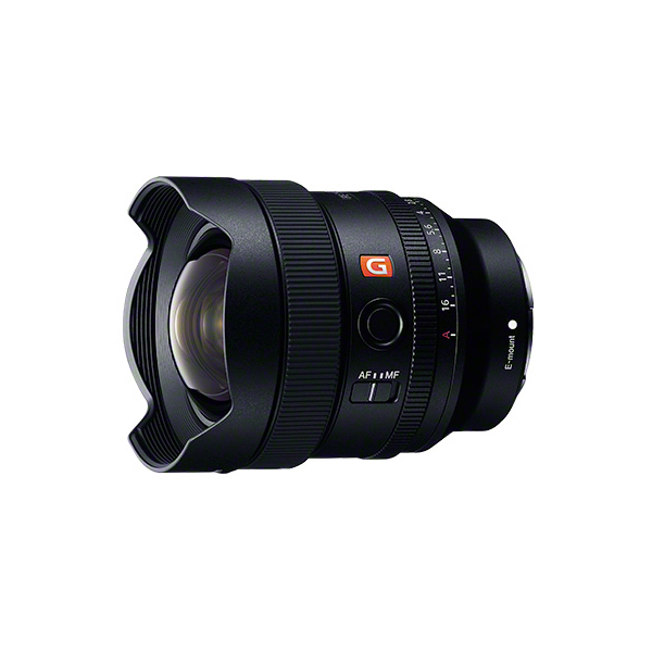 焦点距離14mm、開放絞りF1.8の明るさを持つ大口径超広角単焦点G