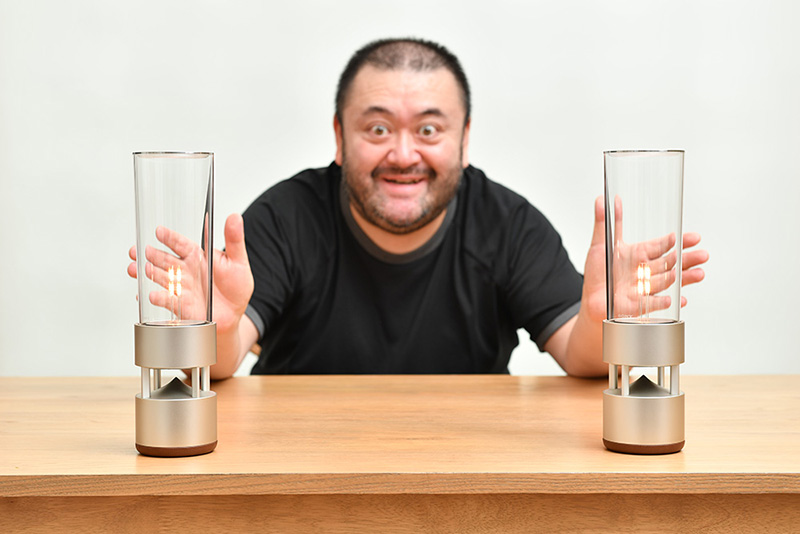 3拍子揃った「グラスサウンドスピーカー」にスタパ齋藤ハマりまくり