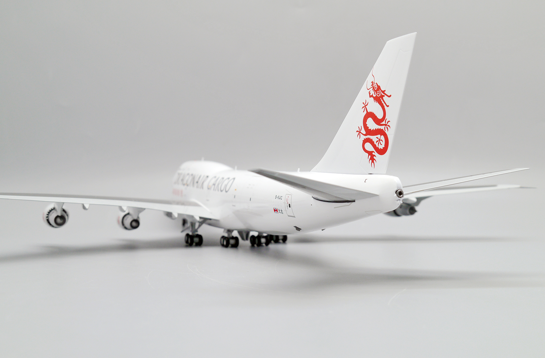 ScaleModelStore.com :: JC Wings 1:200 - EW2743002 - Dragonair