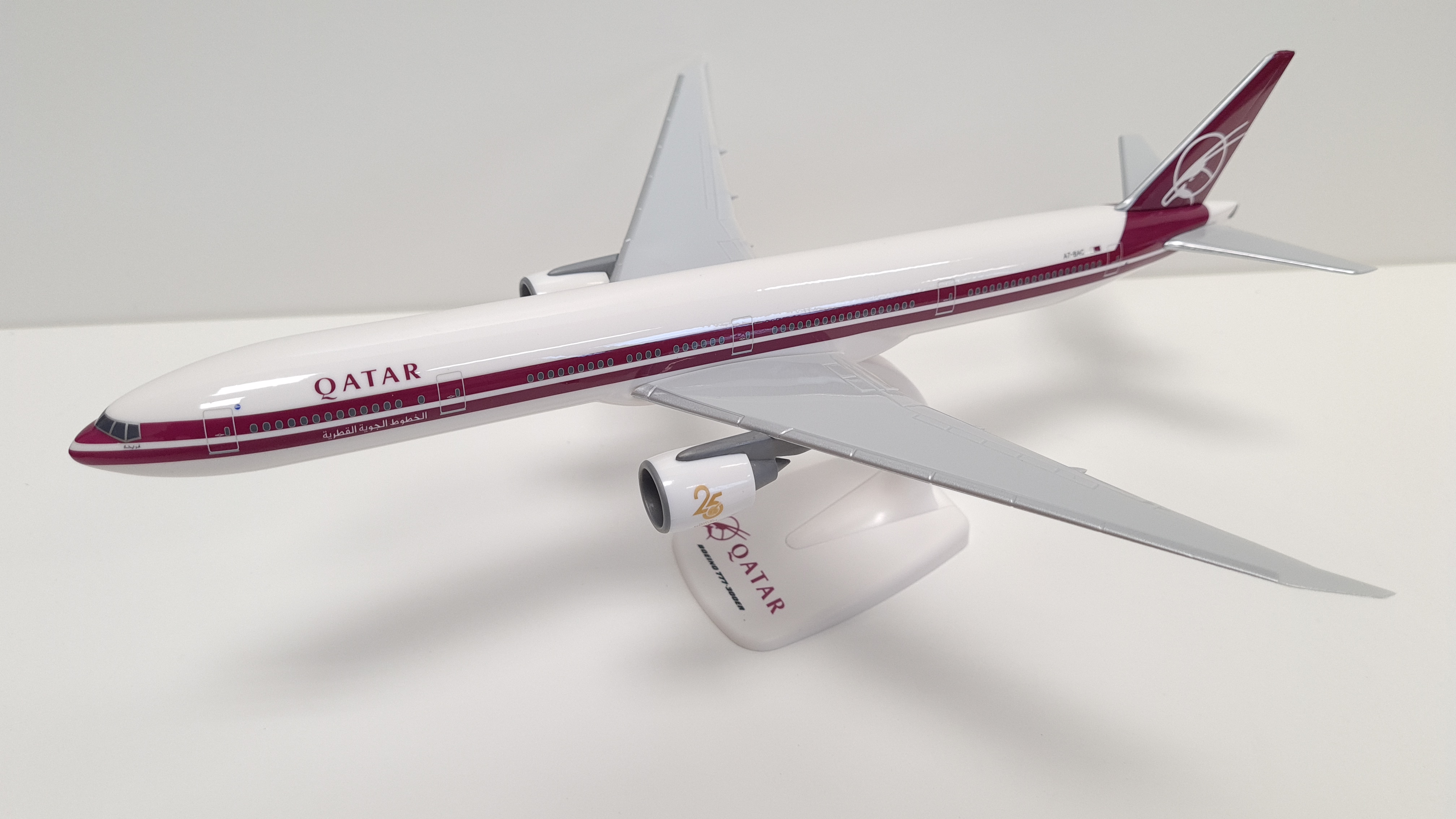 ScaleModelStore.com :: PPC 1:200 - 222918 - Qatar Airways Boeing