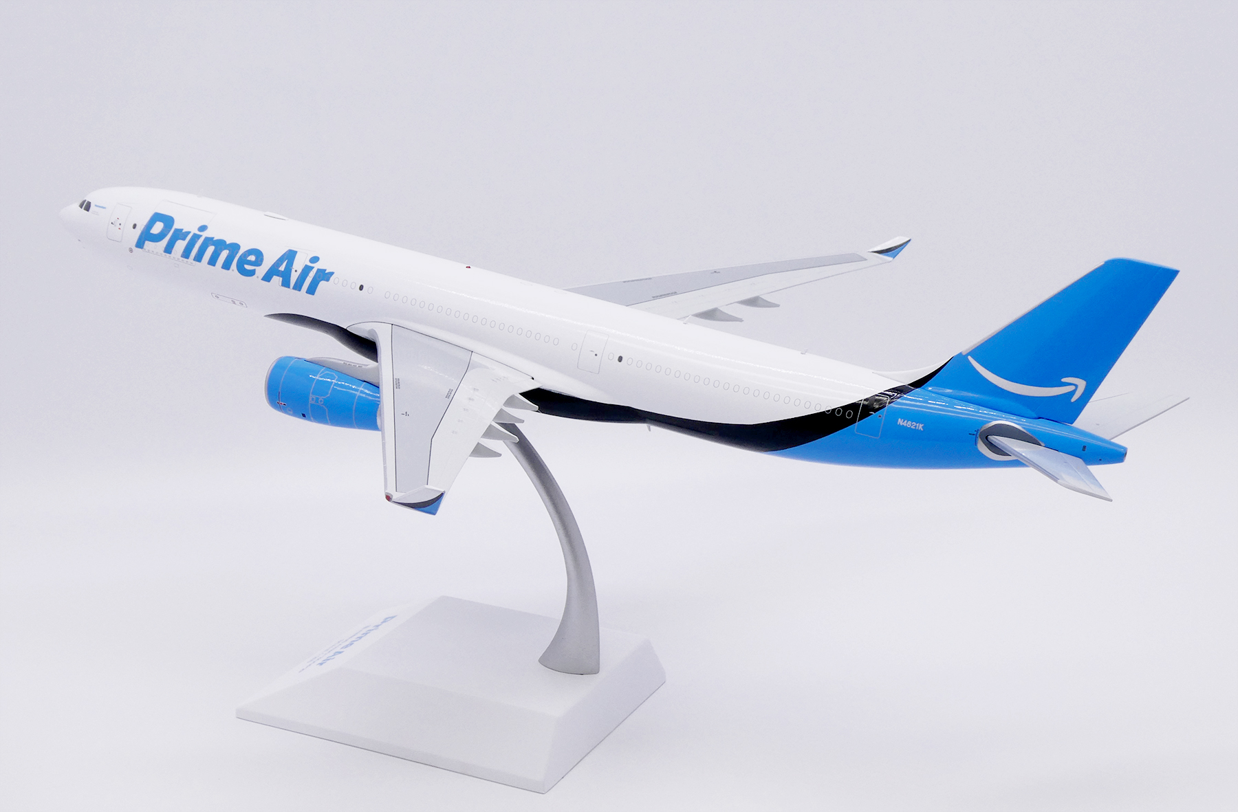 ScaleModelStore.com :: JC Wings 1:200 - SA2054 - Amazon Prime Air