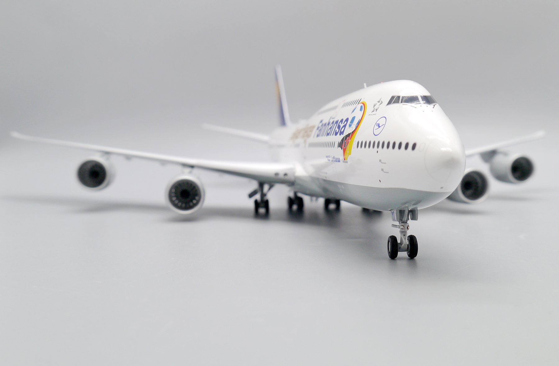 ScaleModelStore.com :: JC Wings 1:200 - EW2748004 - Lufthansa