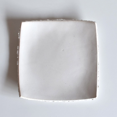 白マットの四方皿】萩焼窯元泉流山オンラインショップ