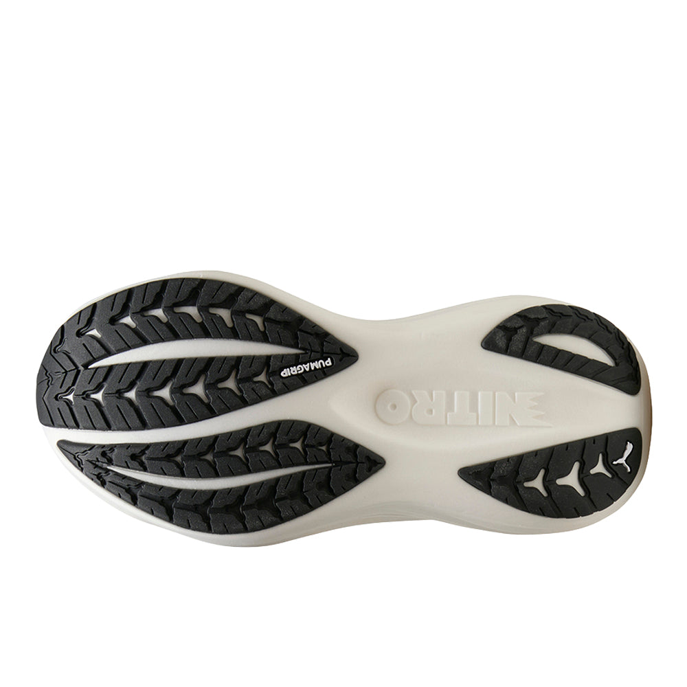 Shop Black Womens Magmax Nitro 2 Running Shoes – Shoebacca