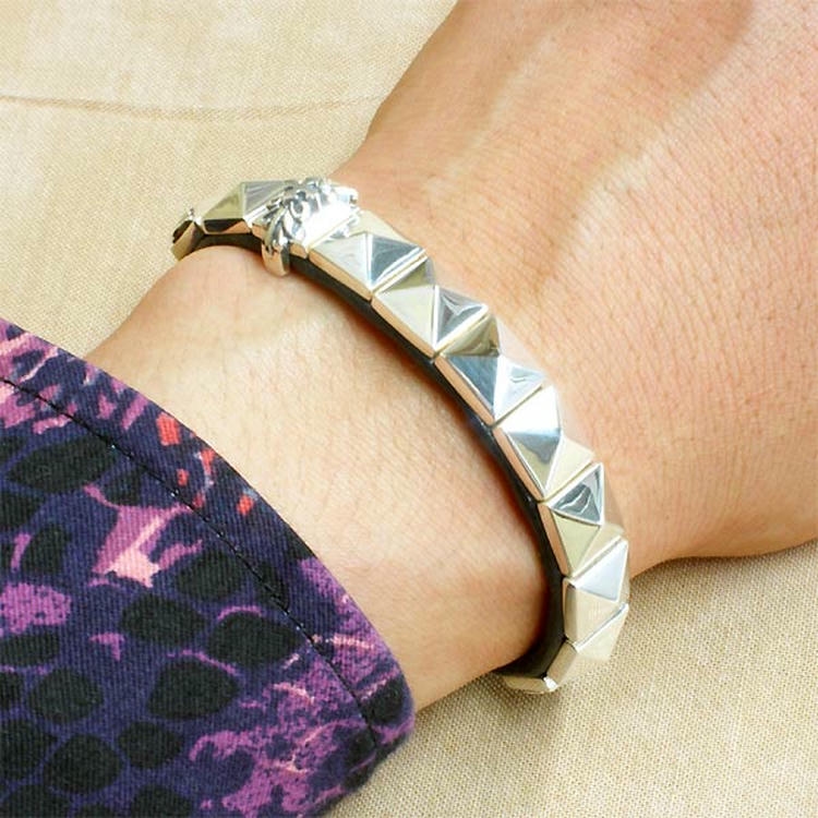 F.A.L FAL(エフエーエル) トゥーム ウォールズ レザー ブレスレット