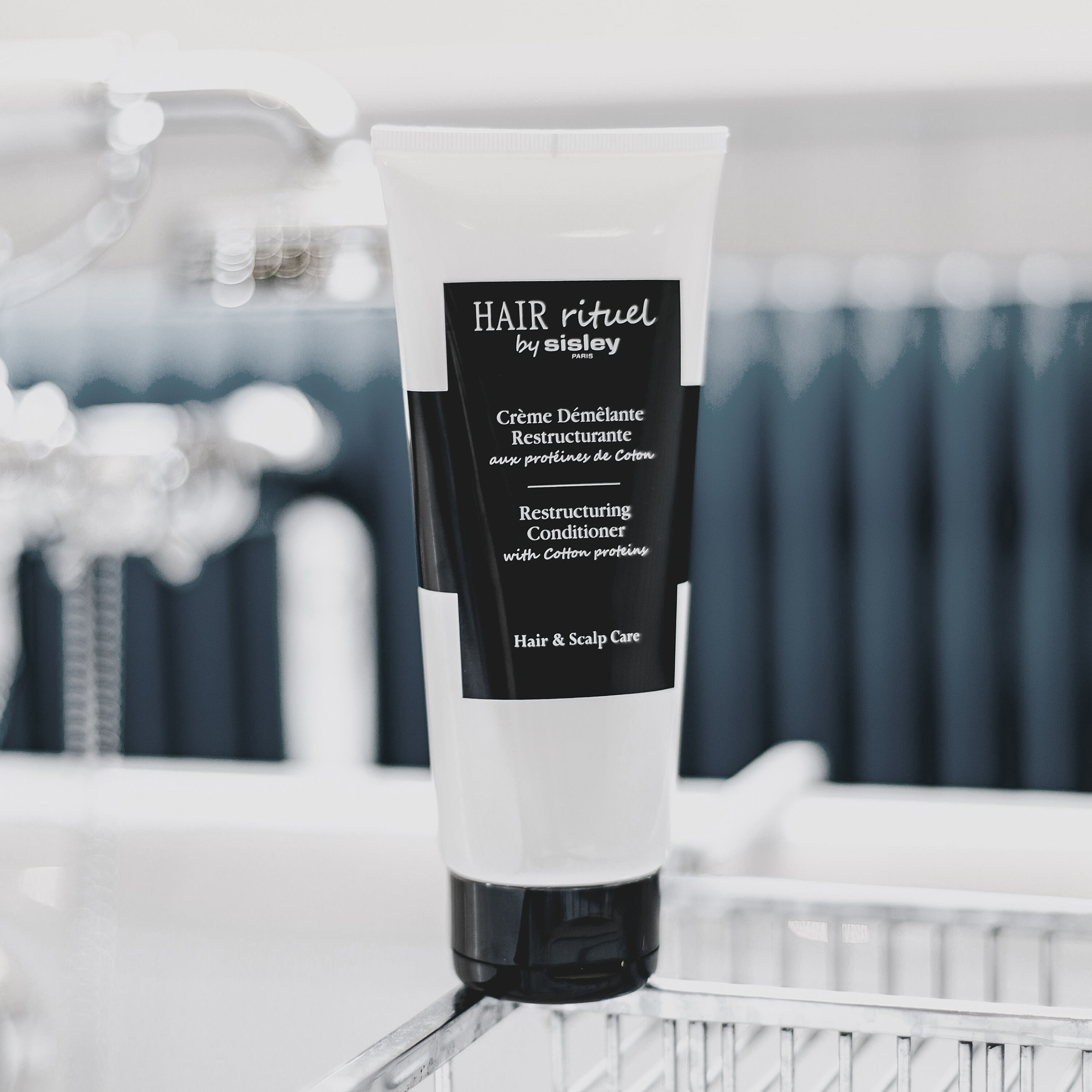 Restructuring Conditioner with Cotton proteins - Sisley Paris