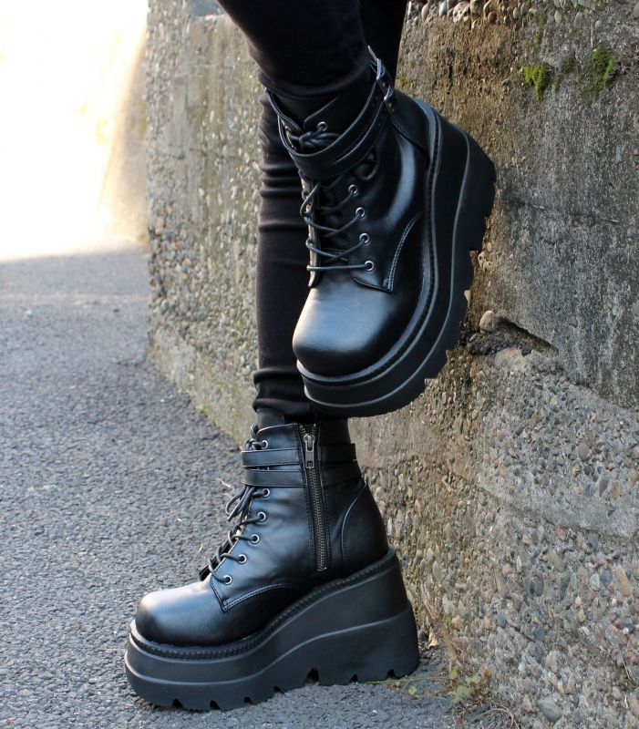 取り寄せ]SHAKER-52 / ビーガンレザー / 厚底ブーツ【DEMONIA