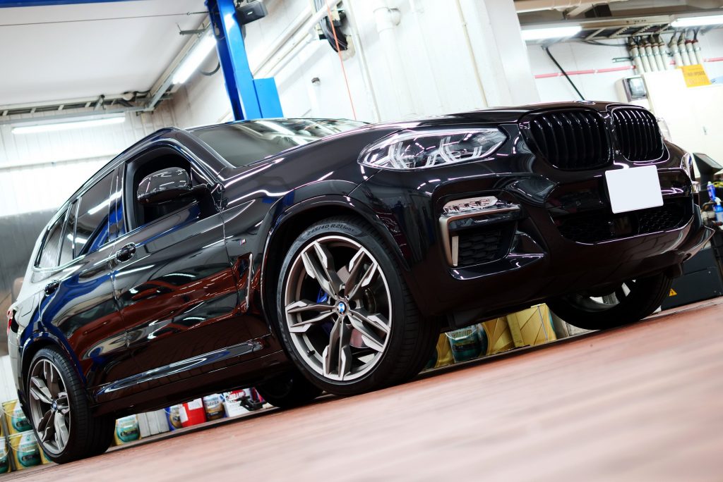 BMW G01/X3 M40dにハロウィンカラーのMSS Urban Fully Adjustableを