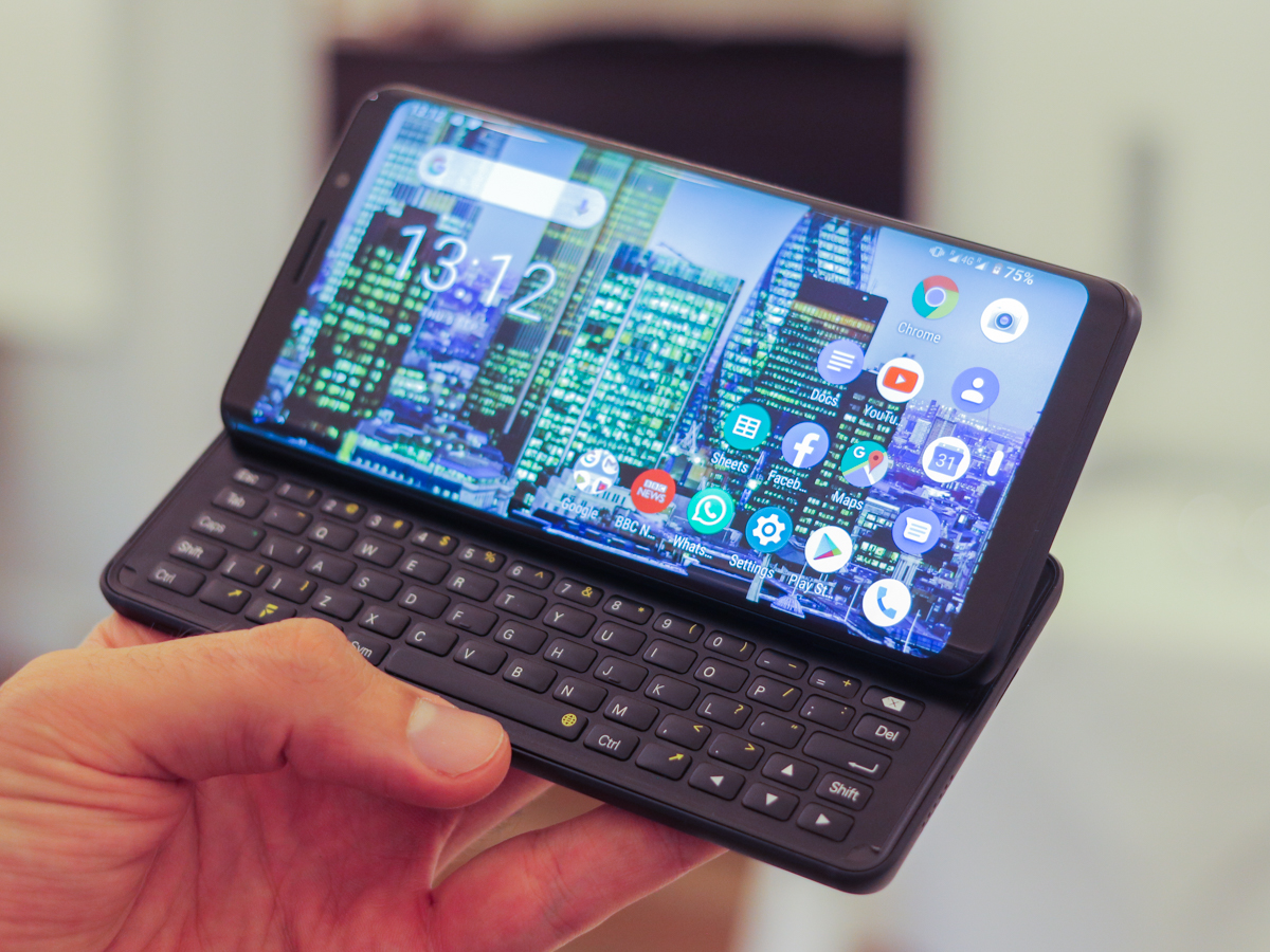 F(x)tec Pro1 smartphone hands-on review | Stuff