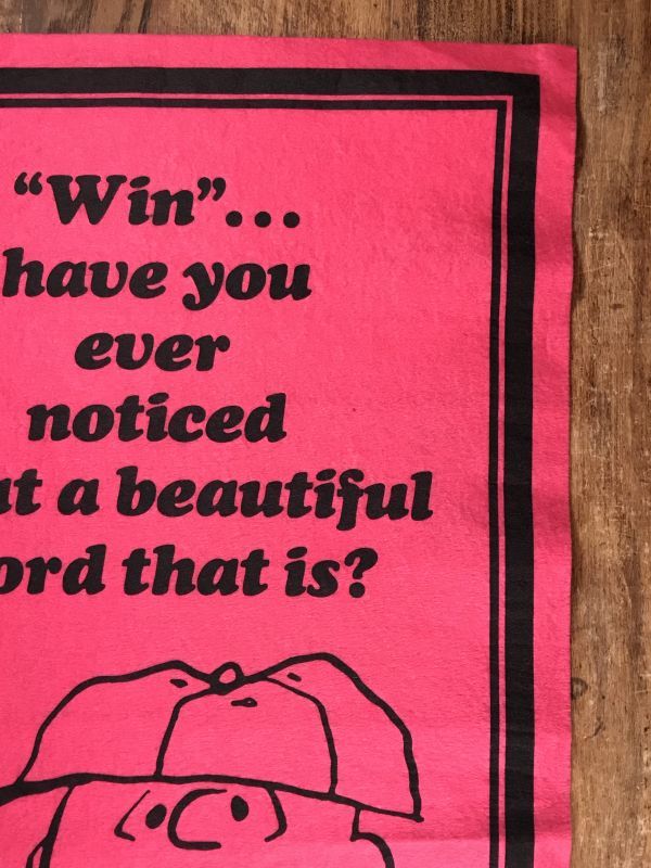 Peanuts Snoopy Charlie Brown “Win” Felt Banner チャーリー