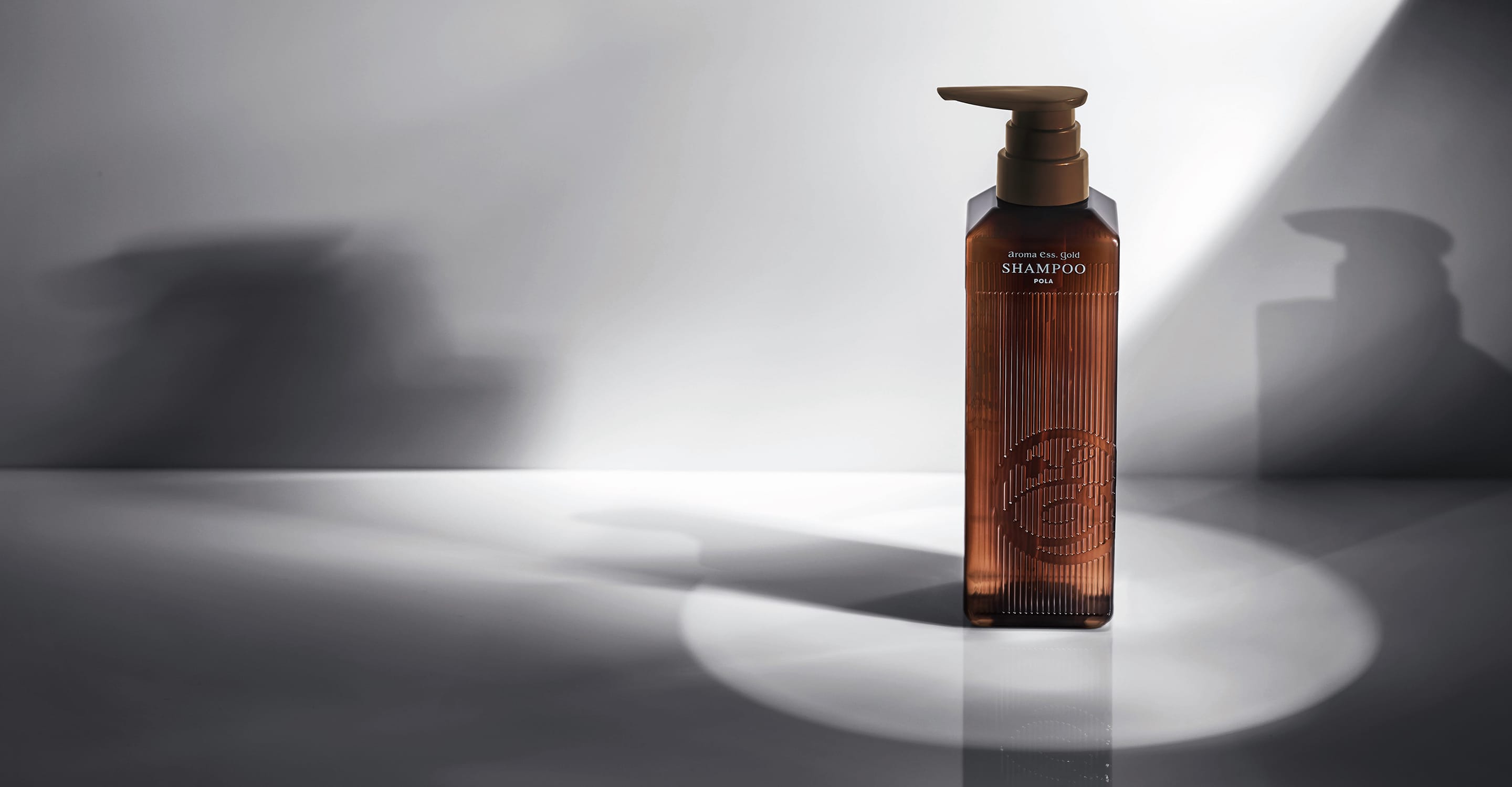 アロマエッセゴールド | ポーラ公式 エイジングケアと美白・化粧品