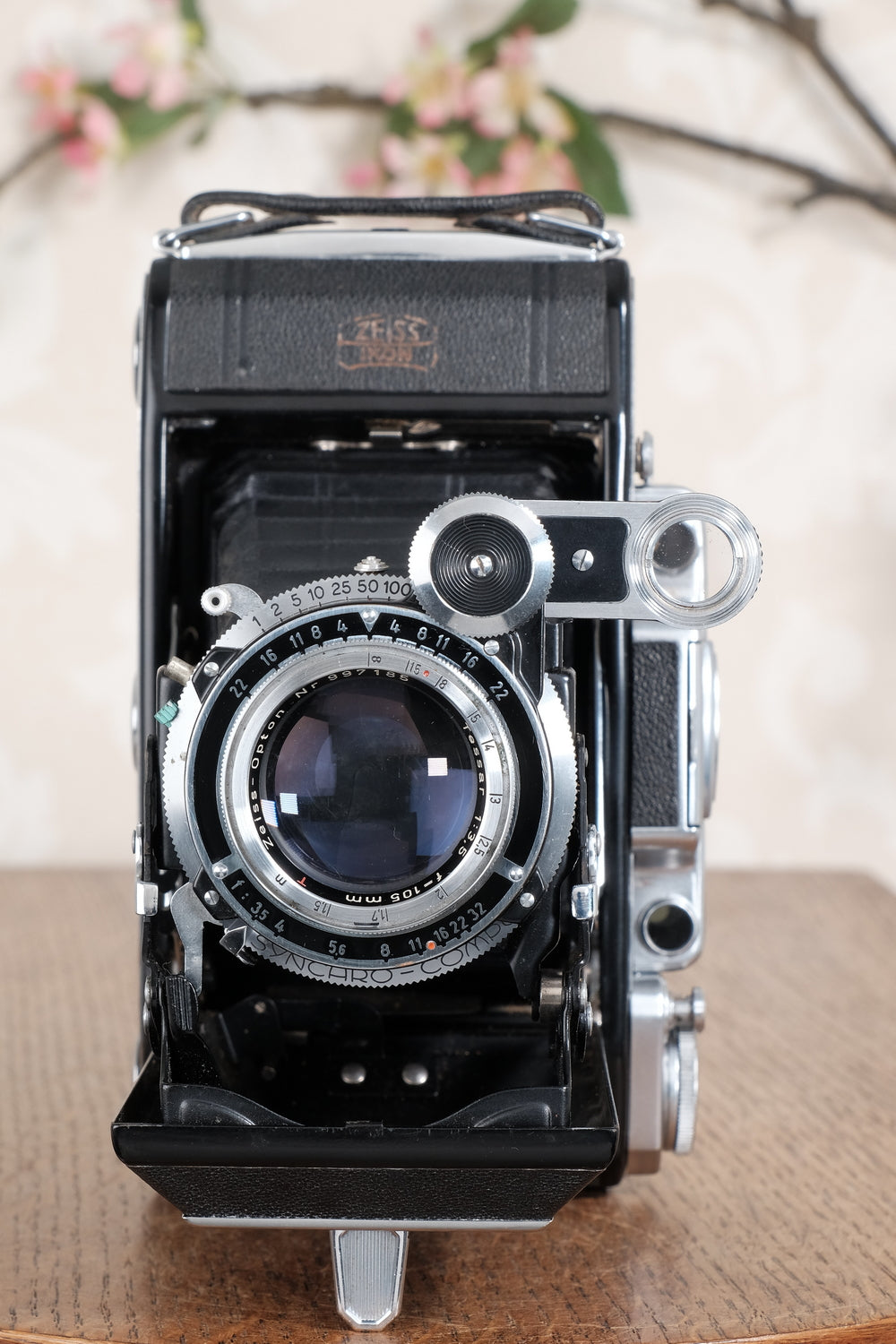 SUPERB! 1953 Zeiss-Ikon Super 6x9 Ikonta 531/2, Synchro-Compur