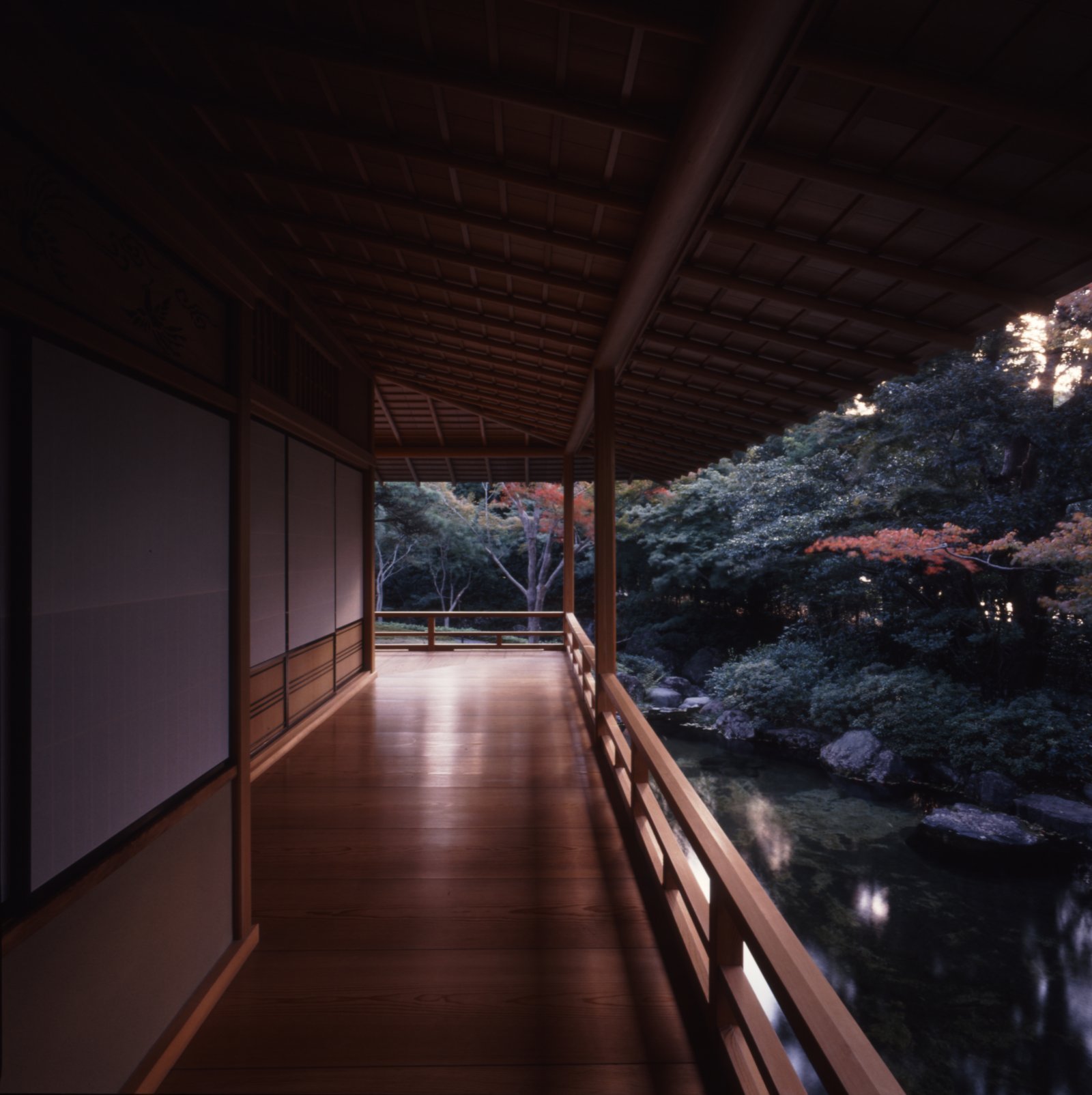 数寄屋建築」の匠・中村外二工務店が伝承する建築の心を紐解く｜Pen Online