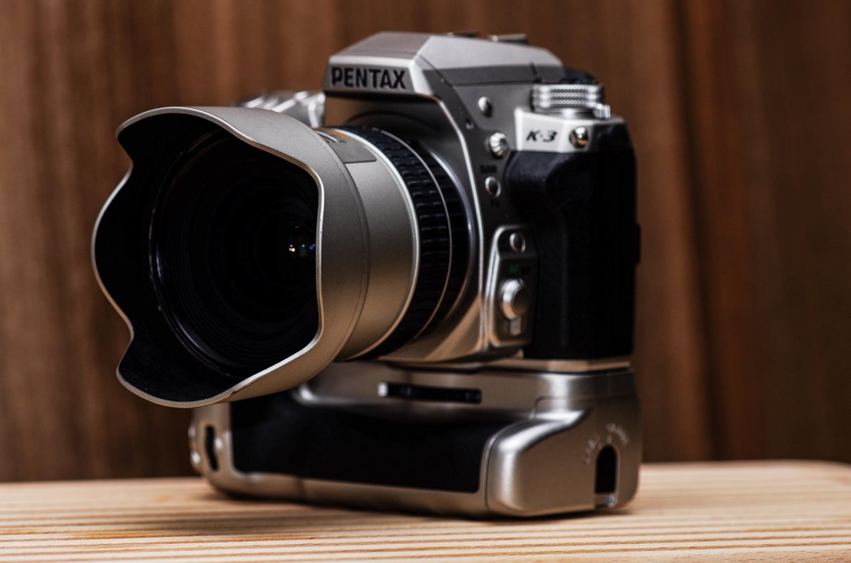 SMC Pentax-FA* 24mm F2 AL [IF] Reviews - FA Prime Lenses - Pentax