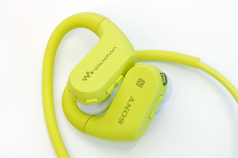 ソニー、スポーツ向けのイヤホン一体型ウォークマン「Wシリーズ」に