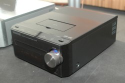 ケンウッド、デジタル伝送対応のiPodドック搭載コンポ“Kseries”「K-521