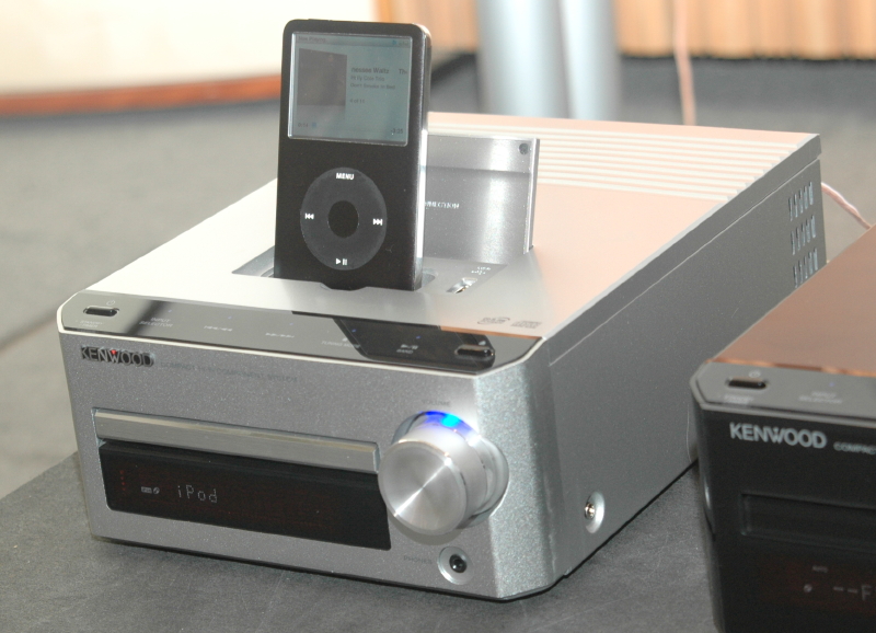 画像9 - ケンウッド、デジタル伝送対応のiPodドック搭載コンポ“Kseries