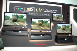 更新】シャープ、初の3Dテレビなど4原色パネル搭載「AQUOS クアトロン