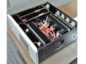 製品批評】LUXMAN「ES-1200」－ 独自の補正回路を搭載したクリーン電源