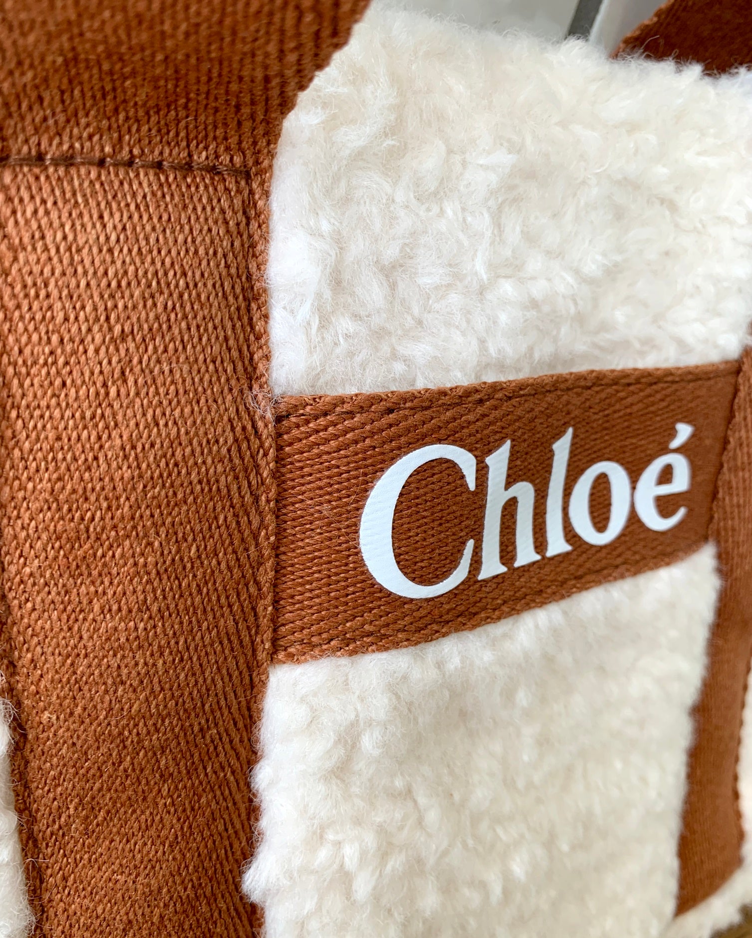 Chloe』クロエ もこもこ ロゴ ミニトートバッグ ショルダー付 Brown